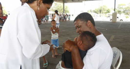 Vacinação na FRC