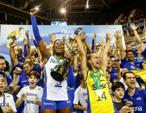 Rio comemora título