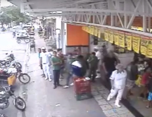 C�meras registraram a��o dos bandidos