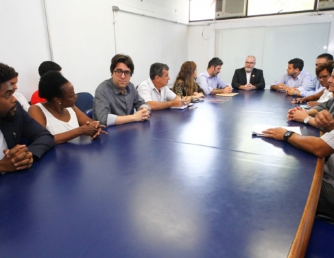 Assinatura de conv�nio entre Campos e Uenf