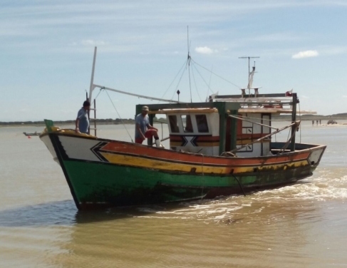 Areia impossibilita passagem no Canal das Flexas 