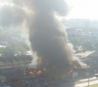 Incêndio em galpão de escola de samba