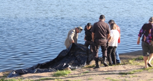 Corpo foi encontra no rio em SJB