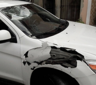 Moto colidiu com ve&iacute;culo de passeio