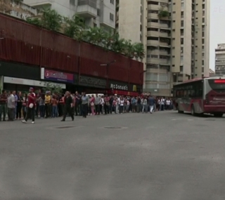 Outras quatro pessoas ficaram feridas