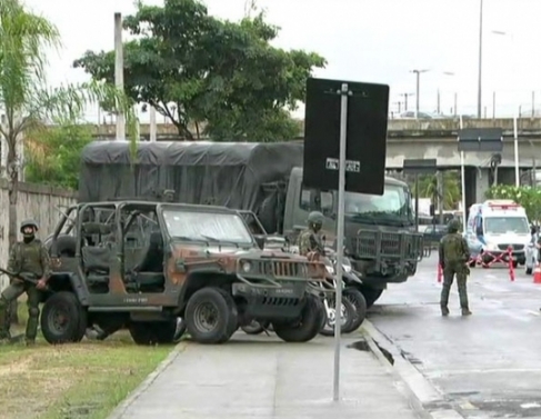 Forças armadas atuam em ruas do Rio