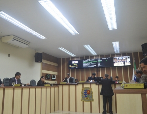 Sessão na Câmara de SJB