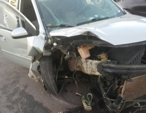 Idosos firam feridos em acidente