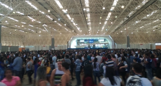 Centro de Convenes lotado para inscries