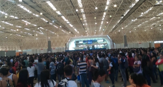 Centro de Convenes lotado para inscries