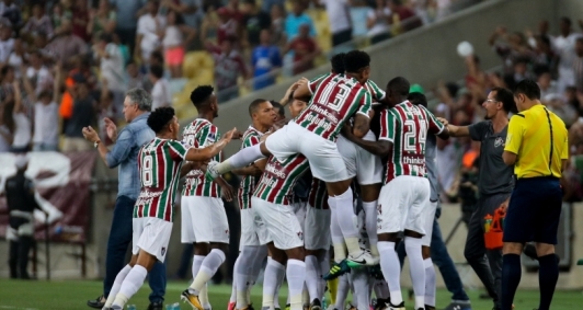 Fluminense vence LDU