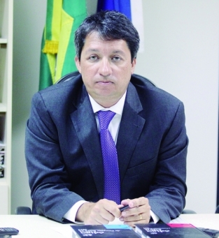  Ralph Manh&atilde;es ouvir&aacute; testemunhas 9 de Novembro