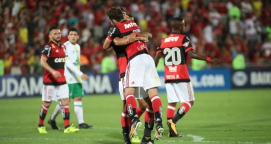 Flamengo bate a Chapecoense