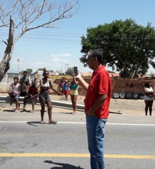 Protesto na BR 101 no Pq. Aeroporto