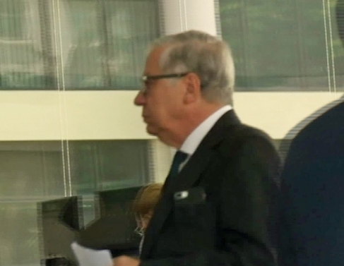 Jonas Lopes chega para audiência na Justiça Federal