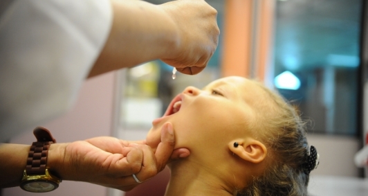 Vacinação contra poliomielite