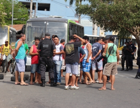 Protestos ap&oacute;s opera&ccedil;&otilde;es