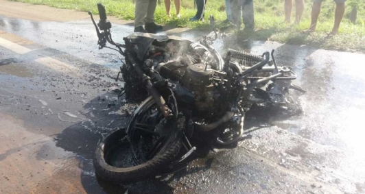 Motociclista morreu carbonizado