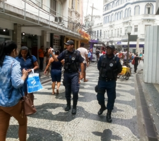 Ônibus para reforçar segurança no Centro