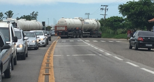 Engarrafamento durante manifestao na Tapera