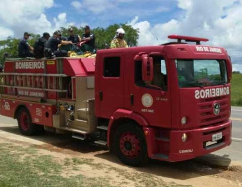 Cortejo acompanhou sepultamento do PM