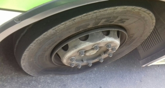 nibus da So Joo tiveram pneus esvaziados