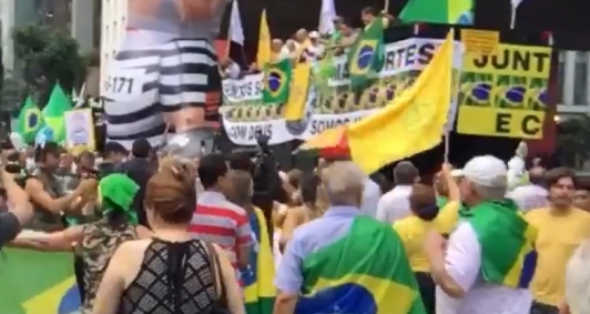 Condenao de Lula repercute nas ruas 