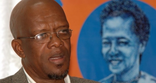 Ykenga lembra sua fase no jornal O Per&uacute; Molhado