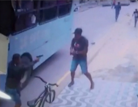 Cmeras flagraram a ao