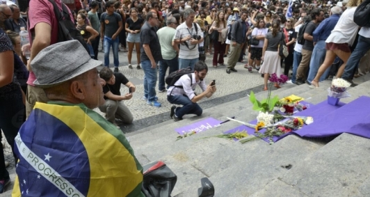 Homenagens ao motorista e  vereadora Marielle Franco