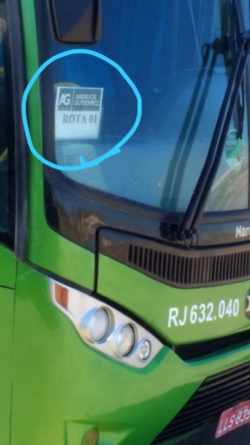 Ônibus para trabalhadores da empresa foram fotografados nesta semana no Porto