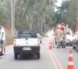 Cavalo provoca acidente e é atropelado