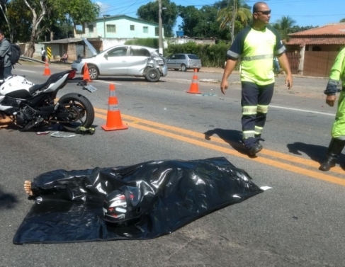 Motociclista morre em coliso na BR 101