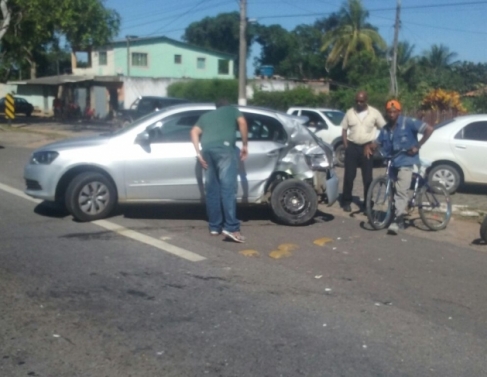Motociclista morre em coliso na BR 101