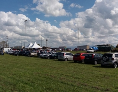 Motoristas de Uber se juntam a caminhoneiros na BR 101