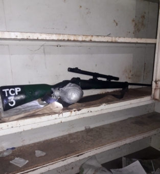 Fuzil encontrado dentro de casa em Goitacazes 