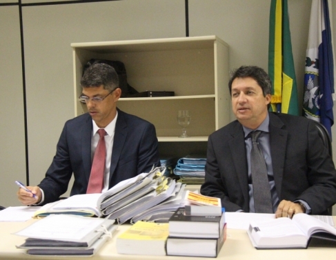 Promotor Leandro Manhães e juiz Ralph Manhães atuaram na ação penal da Chequinho