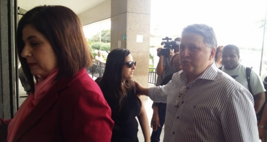 Casal Garotinho chega ao Frum