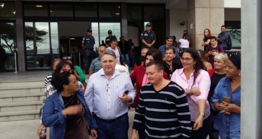 Casal Garotinho deixa Frum aps interrogatrio