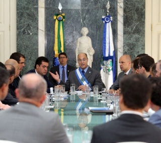 Governador Wilson Witzel durante reunião no Salão Verde do Palácio Guanabara