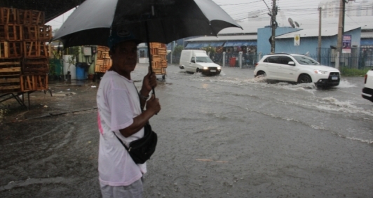 Chuva em Campos (Foto: Genilson Pessanha)