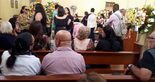Vel�rio na capela do Caju (Foto: Genilson Pessanha)