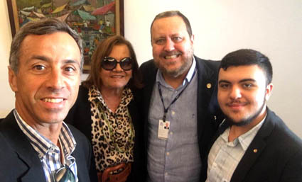 Os diretores do Grupo Folha Christiano e Diva Abreu Barbosa, com o diretor geral da Alerj Wagner Victer, e seu filho Francisco, em recente encontro no Rio.