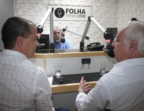 Jorge Miranda e Frederico Paes no estúdio da Folha FM