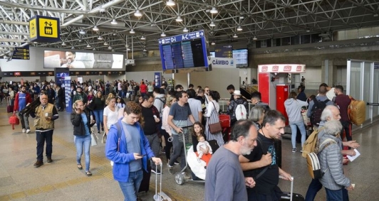 Mais de 770 mil passageiros devem passar pelo Galeão até 6 de janeiro