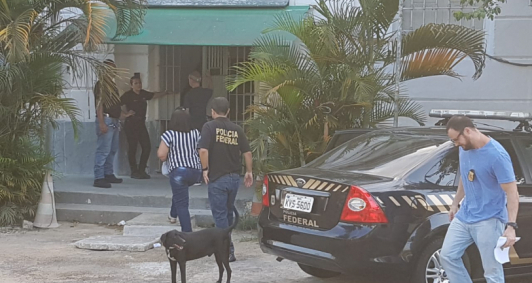 Linda Mara chega ao presdio feminino