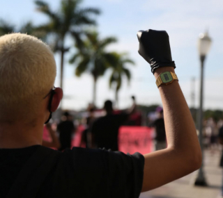 Manifestação antirracista no Centro de Campos