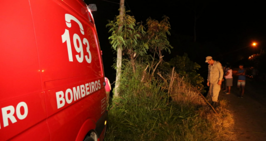 Carro cai na Ponte do Saraiva na estrada de Lagoa de Cima