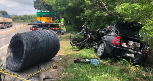 Acidente na BR 101 (Foto: caro Barbosa)