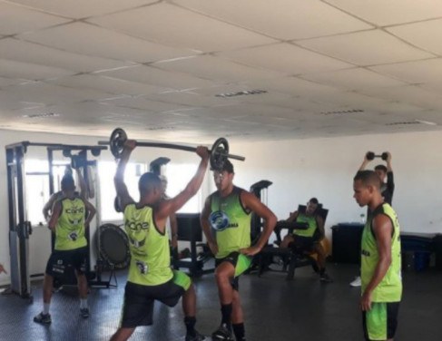 Treino do Americano no CT Eduardo Viana